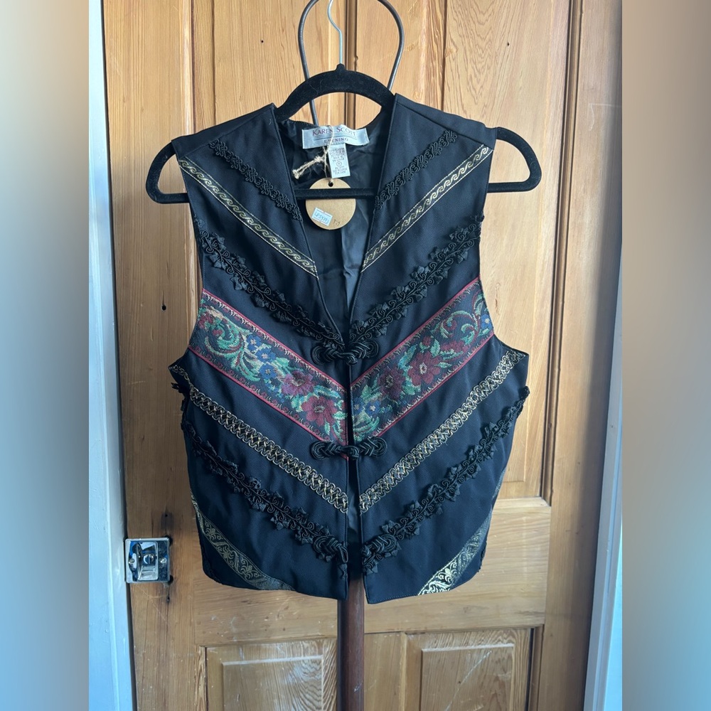Karen Scott Black Evening‎ Vest with Colorful Embroidery